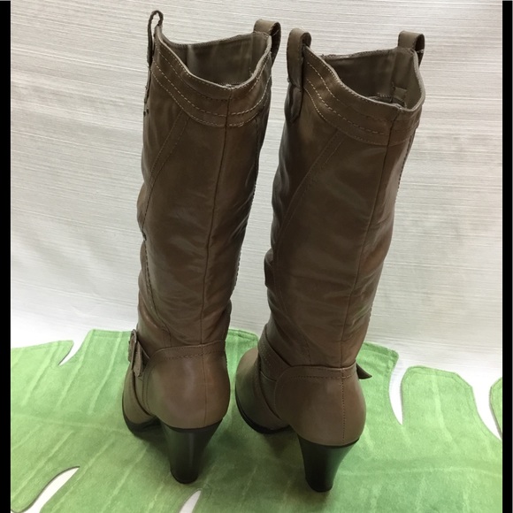 Taupe Boots to go with all. - Picture 5 of 6